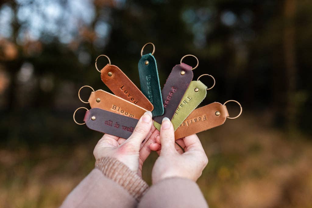 Leather Encouragement Keyrings: Evergreen / L o v e d
