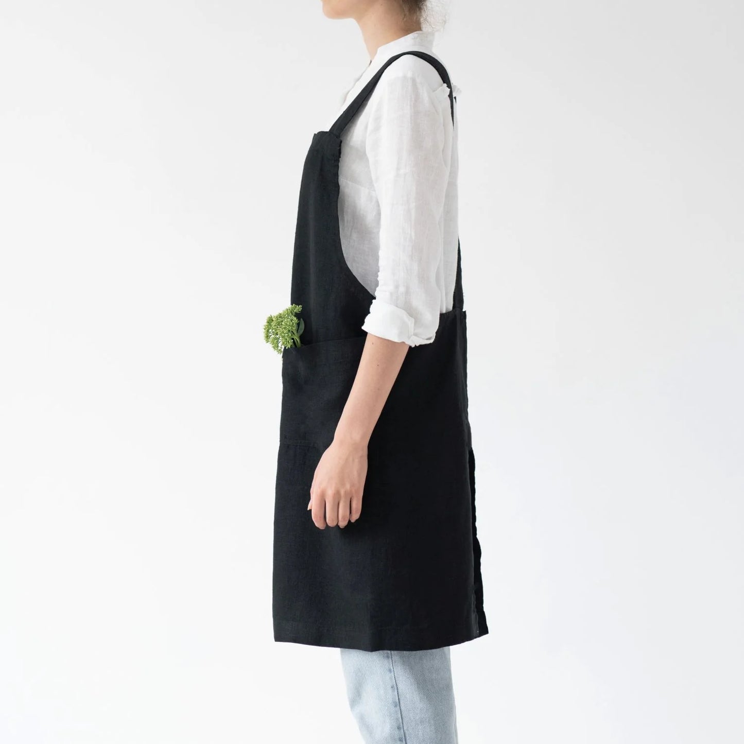 Linen Crossback Apron Black